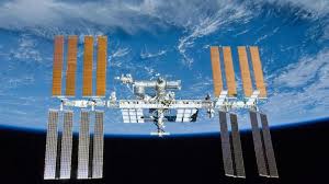 Popular Picture of the ISS orbiting the Earth
